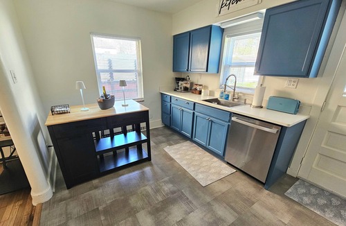 Squirrel Hill South House | Squirrel Hill Haven Urban Getaway!