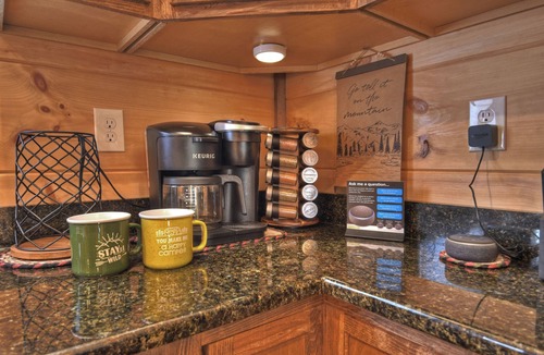 Copperhill Cabin | Squirrels Hideaway | Fire Pit | MTN Views