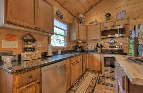 Copperhill Cabin | Squirrels Hideaway | Fire Pit | MTN Views