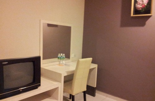 Simpang Renggam Hotel | SR Inn