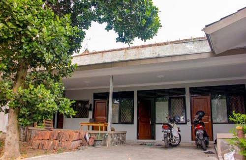 Catur Tunggal House | Srikaloka 12 Kostel - for Female and Couple