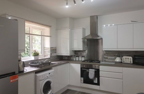 Peterborough Apartment | SRK- Private Luxury Apartments with Parking