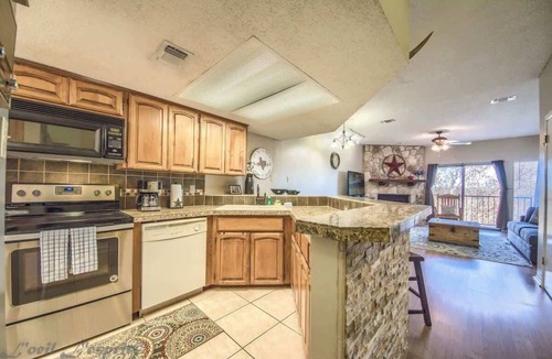 New Braunfels Condo | SS B11 Seele Street River Retreat