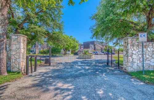 New Braunfels Apartment | SS B4 Riverside Condo