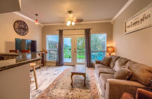 New Braunfels Apartment | SS B4 Riverside Condo