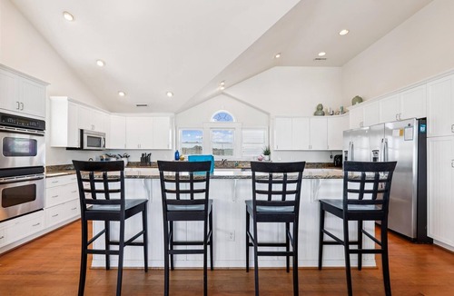 Southern Shores House | SS2-Oceanfront w/7 masters, private pool & hot tub, elevator & pool table
