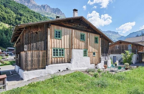Unterschachen House | Stüssihofstatt, Vacation in architectural monument