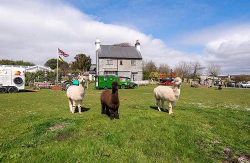 Turnchapel House | St Anne's House