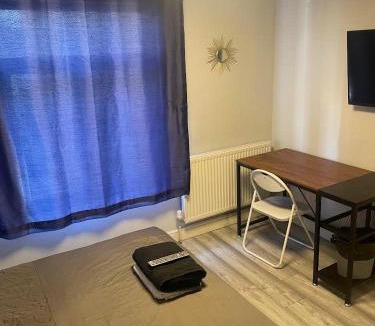 Woolwich Common House | St Anthony Budget Double Rooms