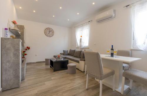 Skatari Apartment | ST&AR apartman