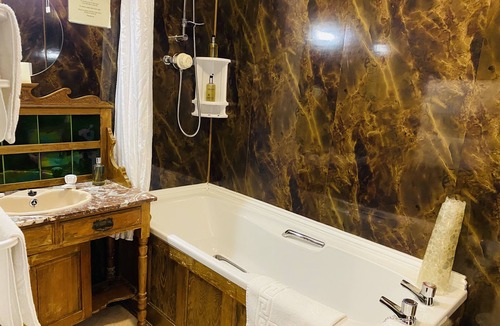 Lanivet Bed & Breakfast | St Benets Abbey B&B