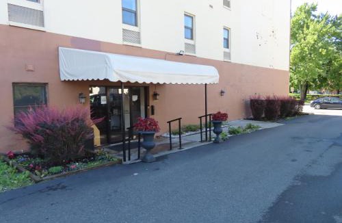 Hudson Hotel | St Charles Hotel Downtown Hudson