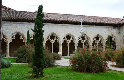 Saint-Clar House | St Clar house with garden and terrace sleeps 9