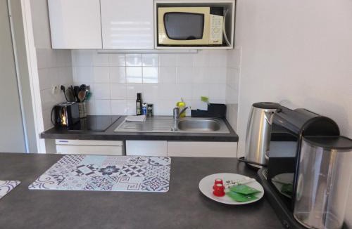 Waldeck-Sully Apartment | ST Clement Studio centre-ville avec parking