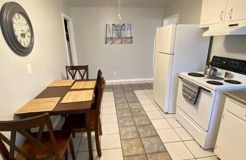 St. Elmo Improvement League House | St Elmo Getaway-Dog and Cat Friendly