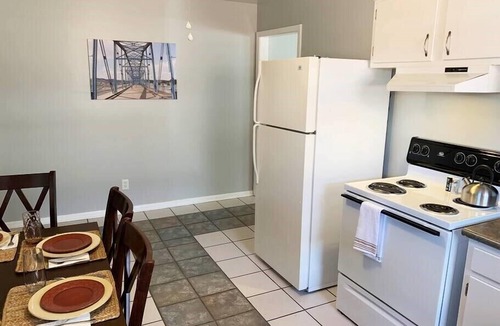 St. Elmo Improvement League House | St Elmo Getaway-Dog and Cat Friendly