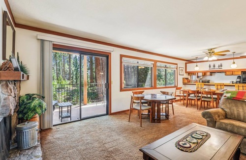 Lake Forest Condo | St. Francis Lakeside #1: Classic Comfort by the Lake