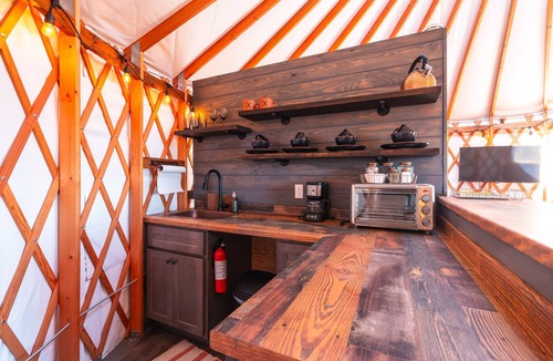 Fredericktown Cabin | St Francis River: The Blue Yurt and Hot Tub