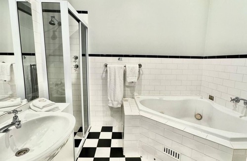 Old Reynella Hotel | St Francis Winery