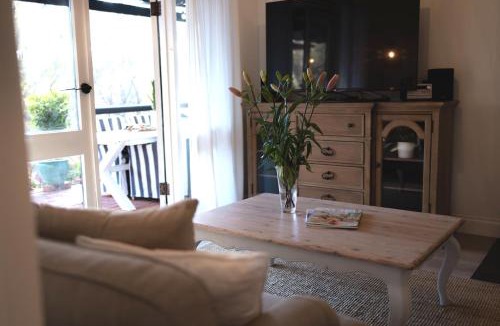 Clare Bed & Breakfast | St Helen's Cottages