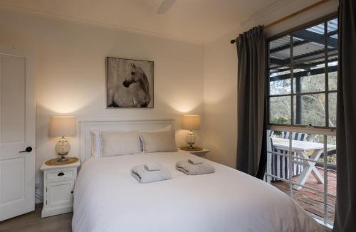 Clare Bed & Breakfast | St Helen's Cottages