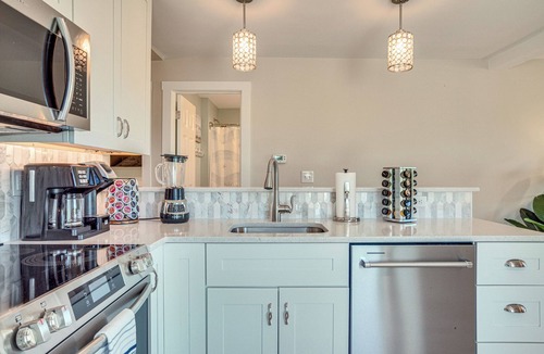 Oceanmarsh Subdivision Apartment | St Helena Island Condo w/Beach Views & Porch!