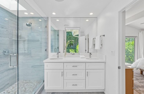 St. Helena House | St. Helena vineyard adjacent three/ three bath compeltely updated with pool.