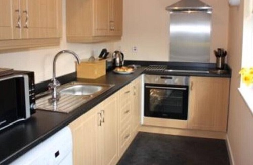 Wiseman's Bridge Apartment | St Helens Apartment 1