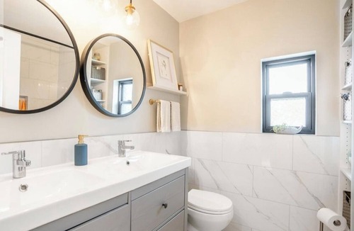 Hamilton House | ST Home - Charming Urban Retreat