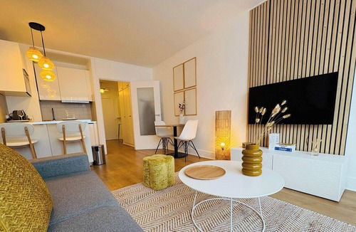 Ternes Apartment | St Honore, Champs Elysees AC by Melvane