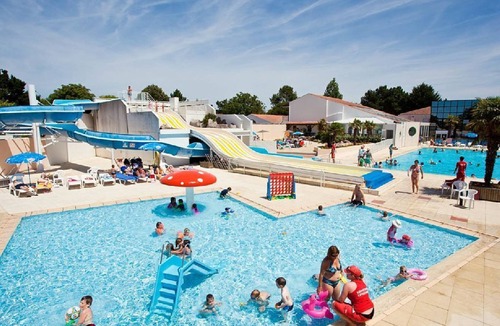 Saint-Jean-de-Monts House | ST-JEAN DE MONTS, RECENT MOBILE HOME, 3 BED, 2 BATHROOM, 6/8 PERS 4 * SELLING CAMPSITE