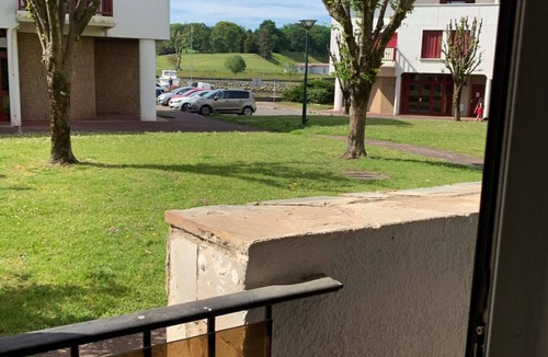 Saint-Jean-de-Luz Apartment | ST JEAN DE LUZ BEL F3 10 MINUTES WALK FROM THE PORT/TOWN CENTER/BEACH/STATION. WIRELESS