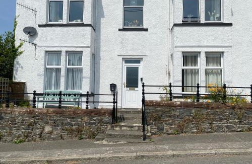 Saint John's Town of Dalry Apartment | St John's Flat Spacious Accomodation