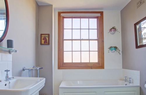 Ely Apartment | St Johns House (Terrace House)