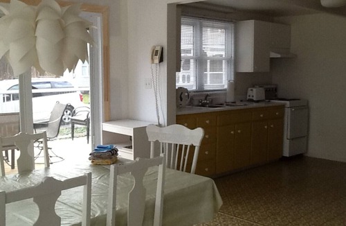 Addison Cottage | St. Lawrence Cottage - Elizabethtown, Ontario