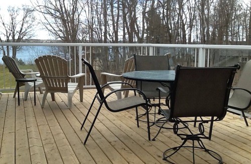 Addison Cottage | St. Lawrence Cottage - Elizabethtown, Ontario