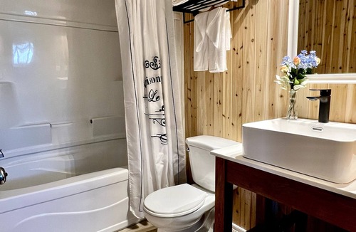 North Rustico Hotel | St Lawrence Motel