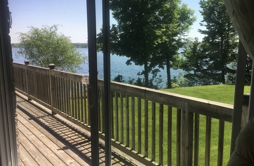 Addison Cottage | St. Lawrence Riverfront S/W exposure, clean shoreline ,shallow & deep water