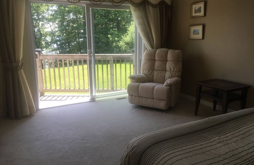 Addison Cottage | St. Lawrence Riverfront S/W exposure, clean shoreline ,shallow & deep water
