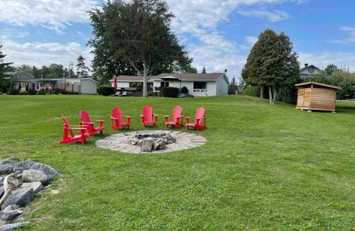 South Stormont House | St Lawrence Waterfront Home