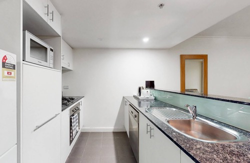 St. Leonards Apartment | St Leonards - ATCH9 - Atchison Street - Relaxed Central Apartment with Study, Gym Secure Parking