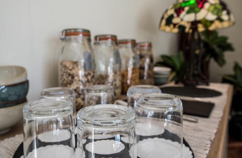 Blandford Saint Mary Bed & Breakfast | St Leonards Farmhouse