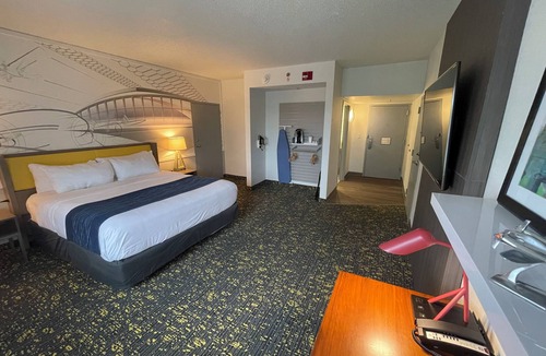 Airport Township Hotel | St. Louis Airport Hotel