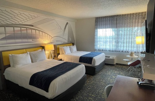 Airport Township Hotel | St. Louis Airport Hotel