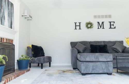 Glencoe House | St. Louis Home away from Home!