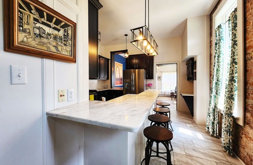 Benton Park House | St. Louis Modern Retreat - Spacious, Family-Friendly, Convenient Location!