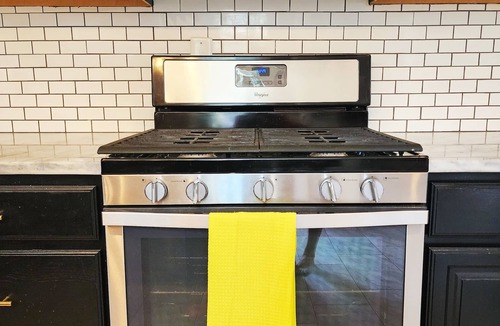 Benton Park House | St. Louis Modern Retreat - Spacious, Family-Friendly, Convenient Location!