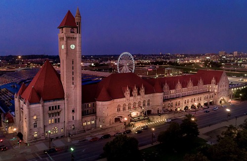 Downtown West Hotel | St. Louis Union Station Hotel, Curio Collection by Hilton