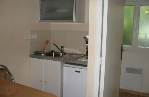 Saint-Marc-sur-Mer Apartment | St. marc sur mer, in a wooded garden, pleasant studio for 2 people