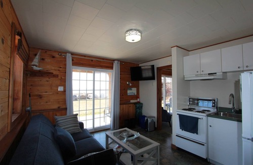 Bay View Apartment | St. Martins Sea Caves · Oceanfront Retreat